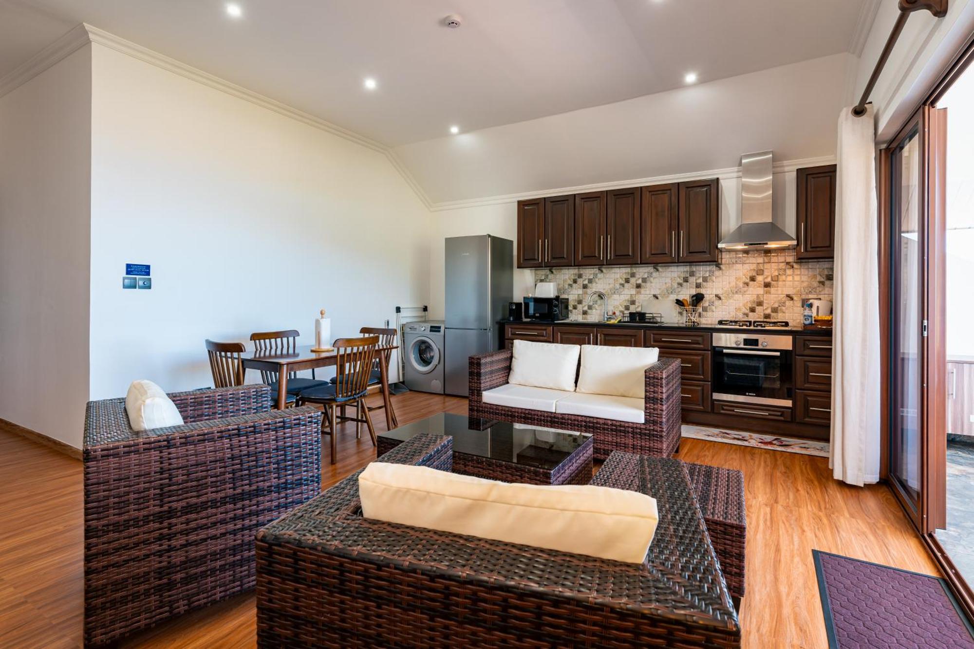 D'Offay Seaview Apartments Beau Vallon  Exteriör bild
